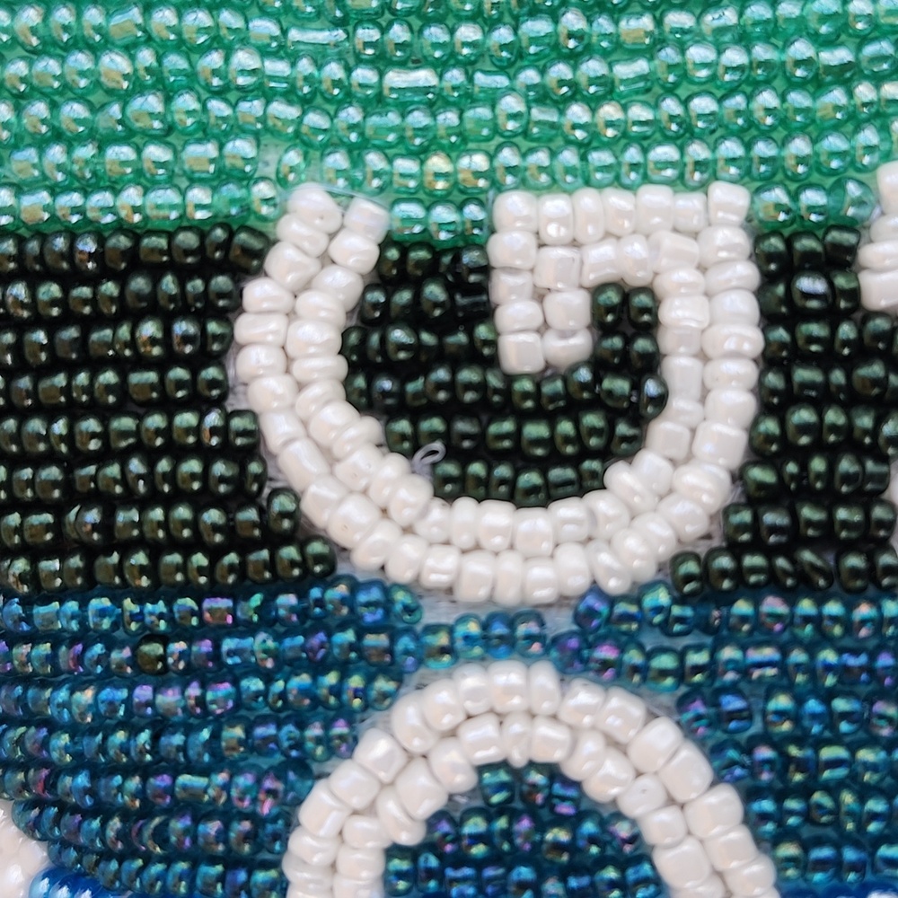 "DOG MOM" GLASS BEADED HEART ZIPPER POUCH - Picture 3 of 10